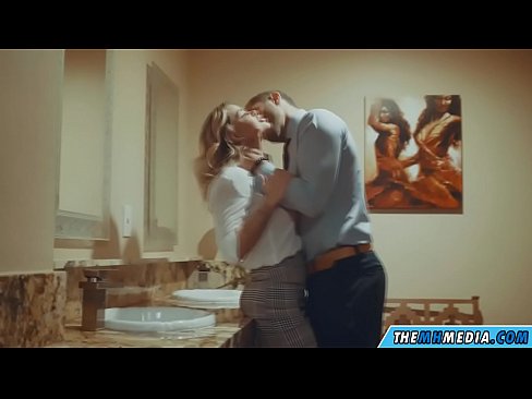 ❤️ Þegar busty ljóska tælir þig á almenningssalerni ☑ Fjandinn myndband hjá okkur is.xxxtun.ru ❌